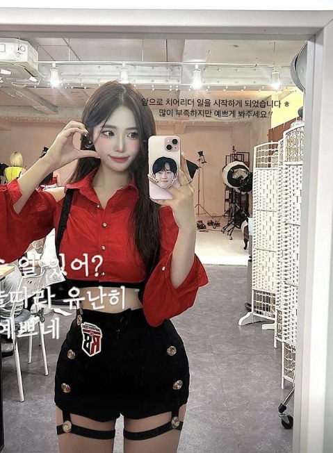 몸매 좋은 신입 치어리더 등장