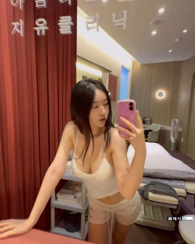 ㅇㅎ)신재은 레이스 흰나시 브라 셀카-8