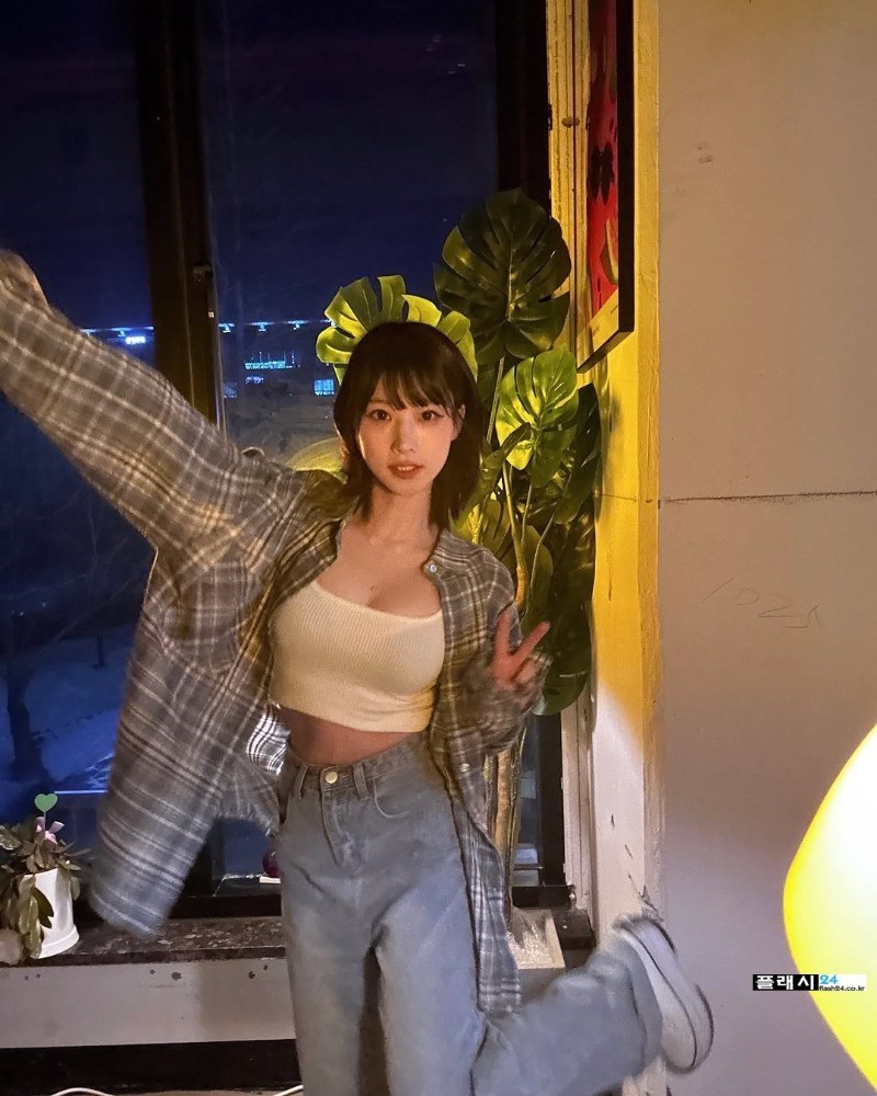 거울셀카 찍는 명아츄-13