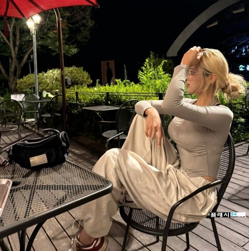 치어리더 이진 수영복 공개-3