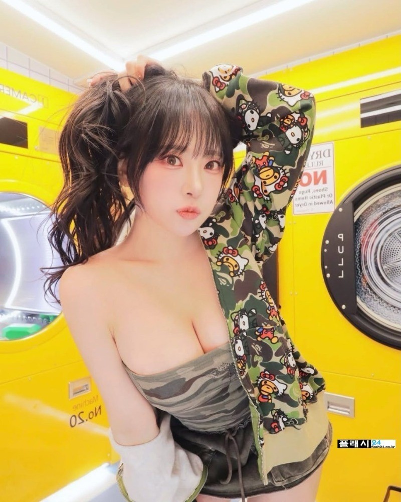 ㅇㅎ)옷이 많이 흘러내린 퀸다미-4