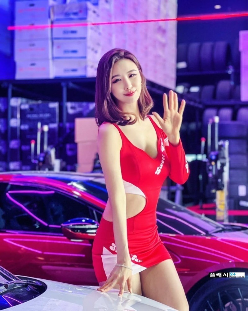 레이싱모델 유리 눈 웃음 미쳤네-3
