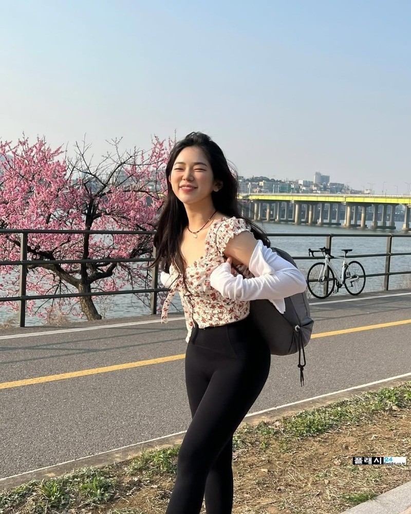 자꾸 어필하는 수비 레깅스-11