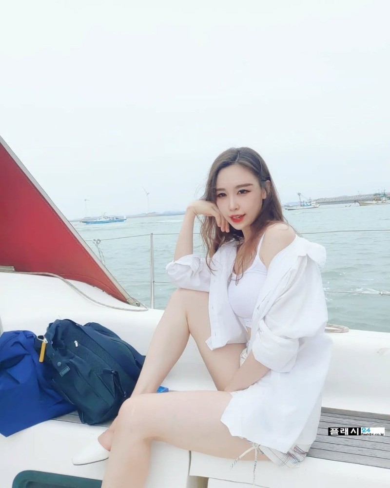 ㅇㅎ)레이싱모델 유리 눈 웃음 미쳤네-6