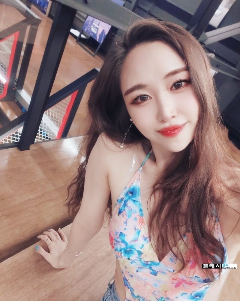 ㅇㅎ)레이싱모델 유리 눈 웃음 미쳤네-10
