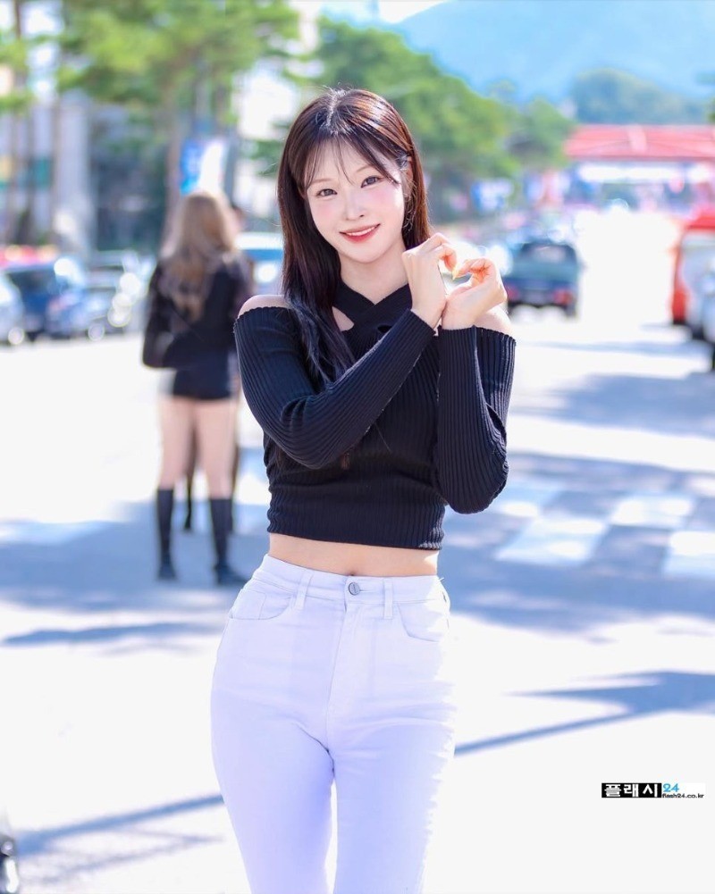 착한 얼굴을 가진 치어리더 유보영-11