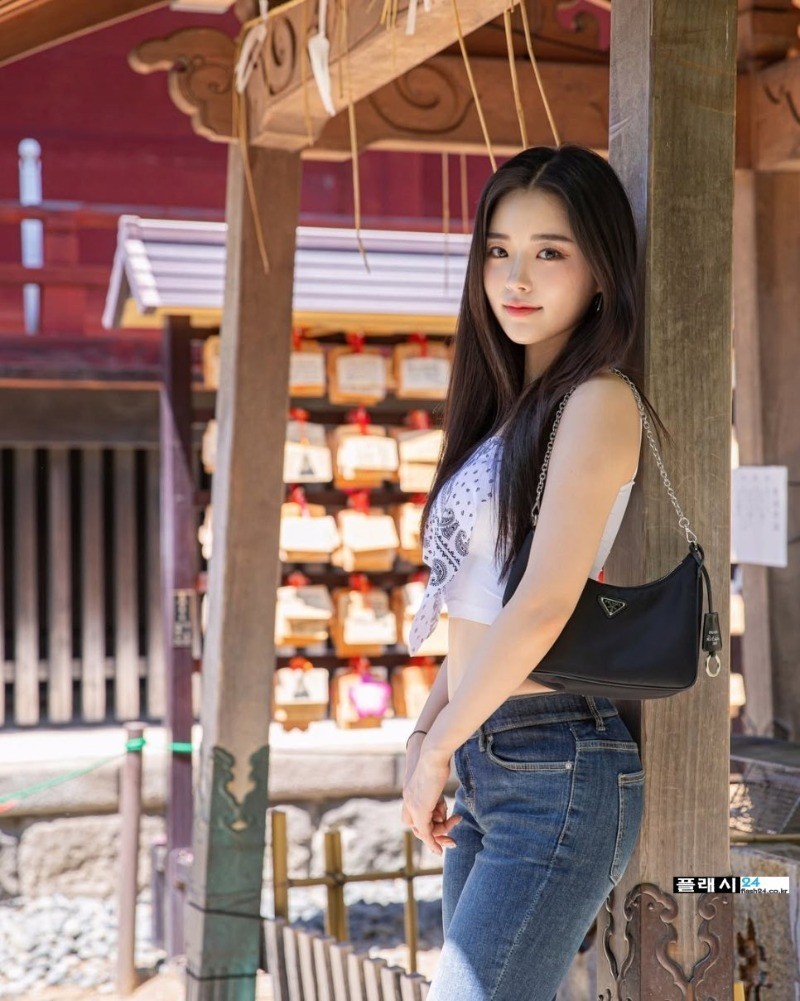 귀여운 얼굴에 감추고 있었던 모델 홍지은-7