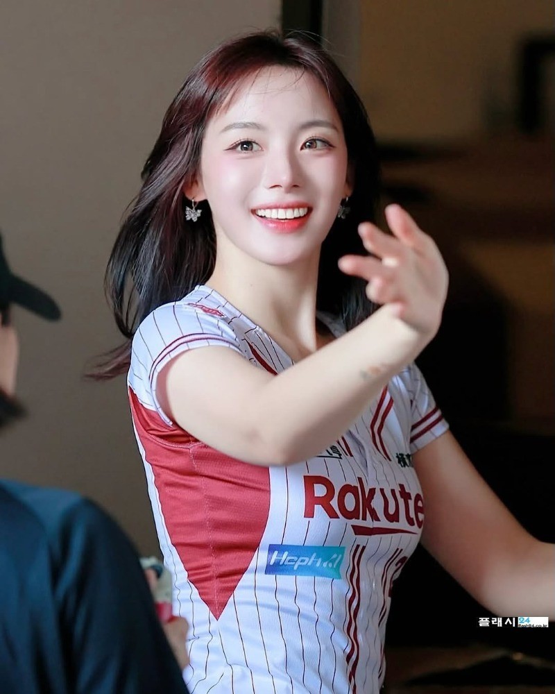 대만에서 폭발하는 하지원 치어리더 미니원피스