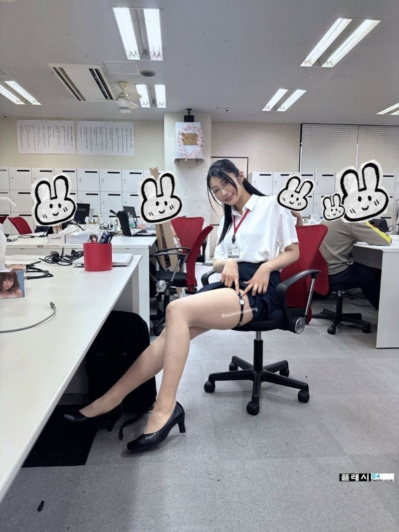 ㅇㅎ)임원 비서실 직원 출신 신인 배우 모리야 요시노-11