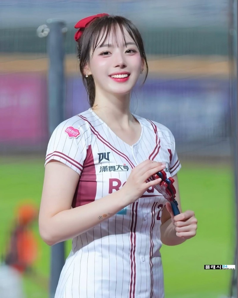 ㅇㅎ)대만에서 폭발하는 하지원 치어리더 미니원피스-9