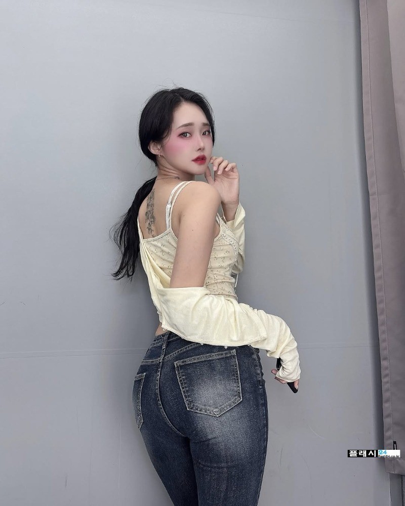 골반 떡 벌어진 이나-2