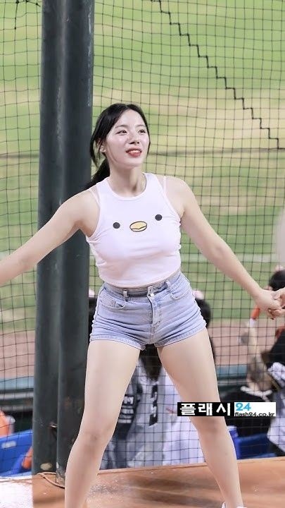 꿀벅지 빛나는 하지원 치어리더-12