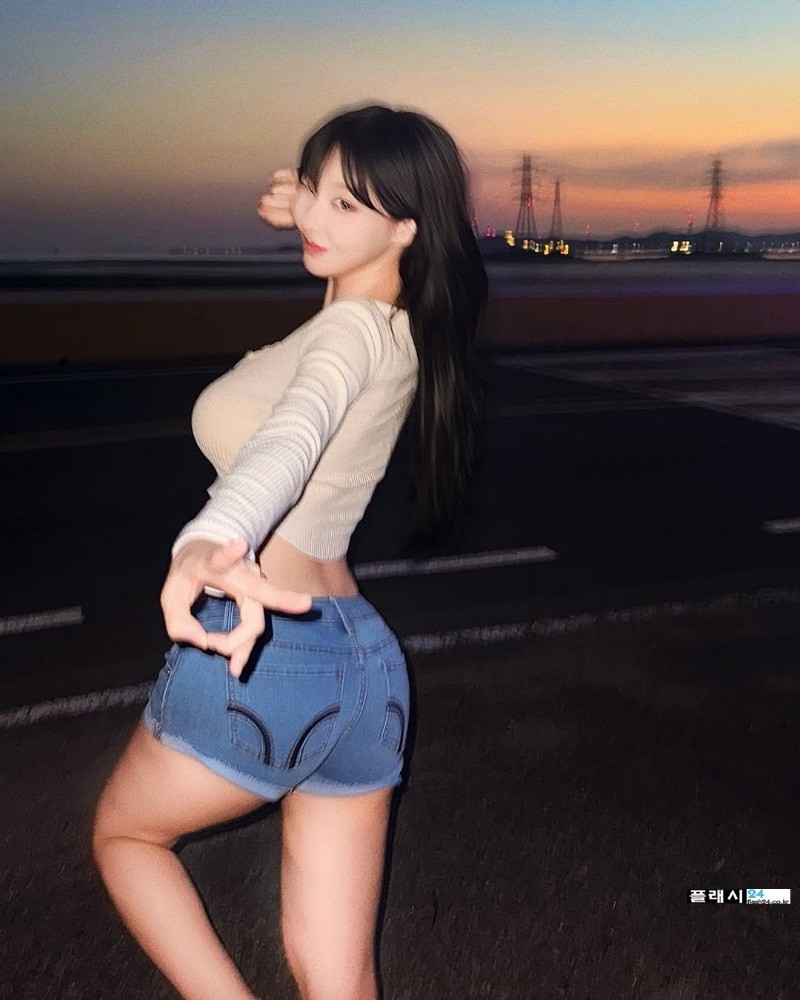 갓세희 노골적인 돌핀 팬츠-4