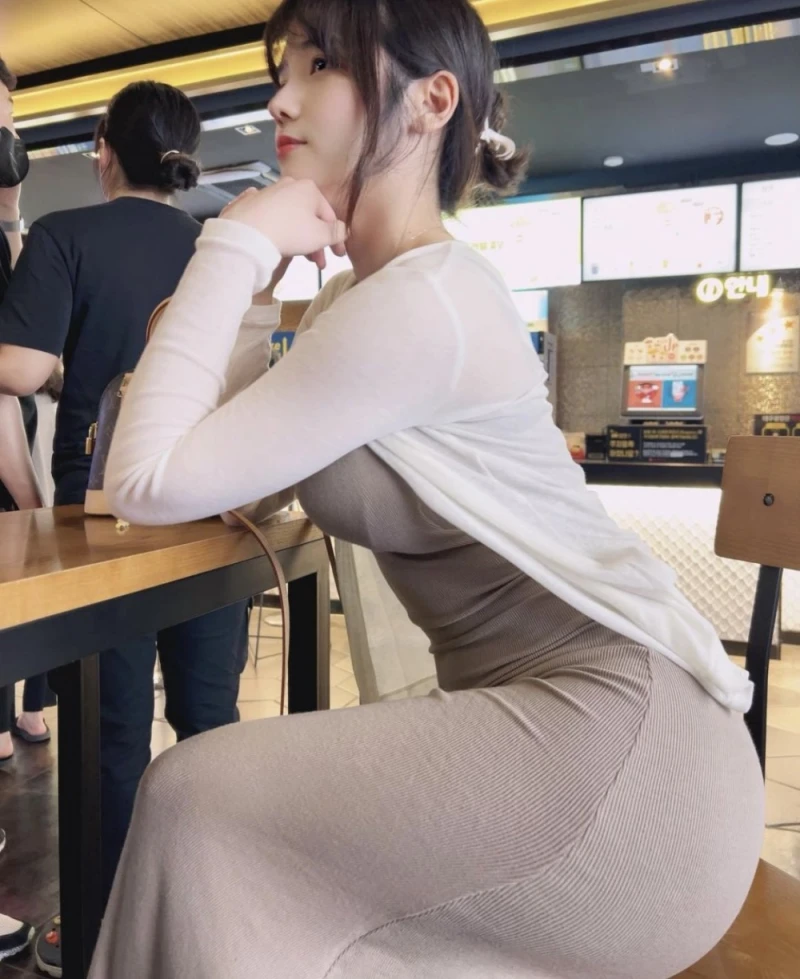 신도시 미시룩 입은 아내를 지켜보는 남편 시점