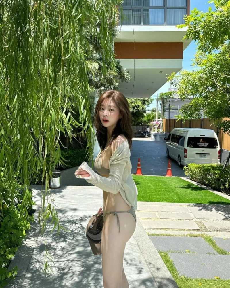 인플루언서 황수지 수영복-3